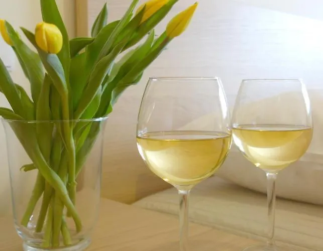 Horizon Lu By The Sea